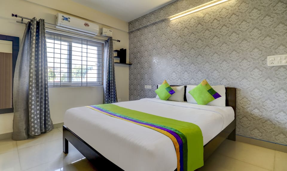 Standard Room | Individually furnished, desk, iron/ironing board, rollaway beds