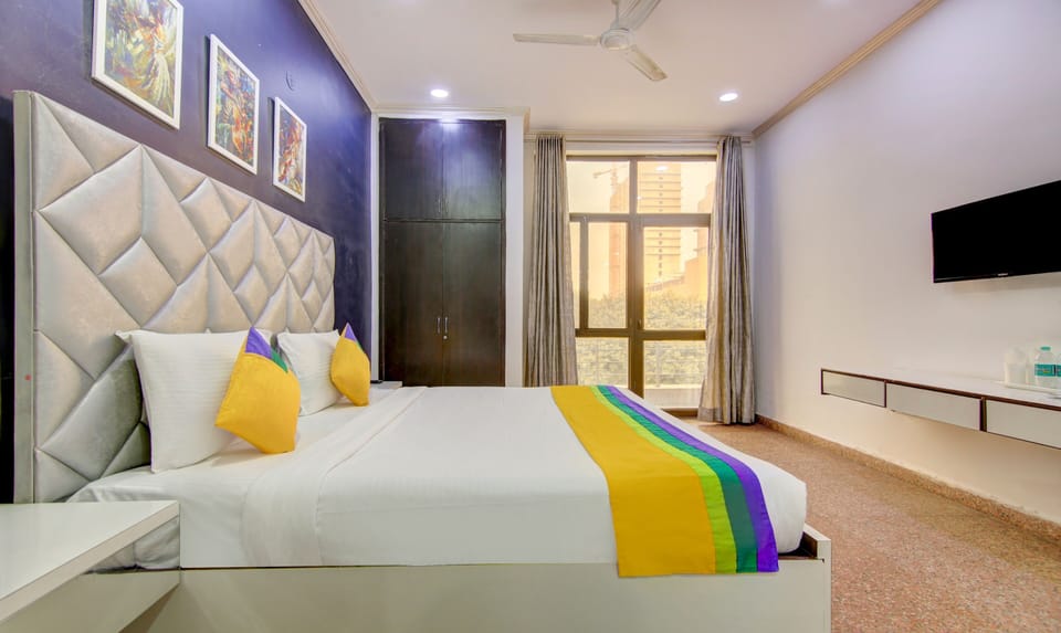 Premium Double Room | Desk, iron/ironing board (on request), WiFi (free), bed sheets