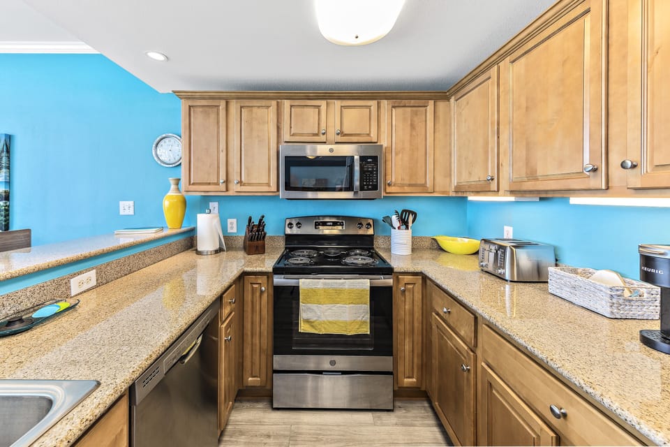 Fully stocked kitchen with all new stainless steel appliances