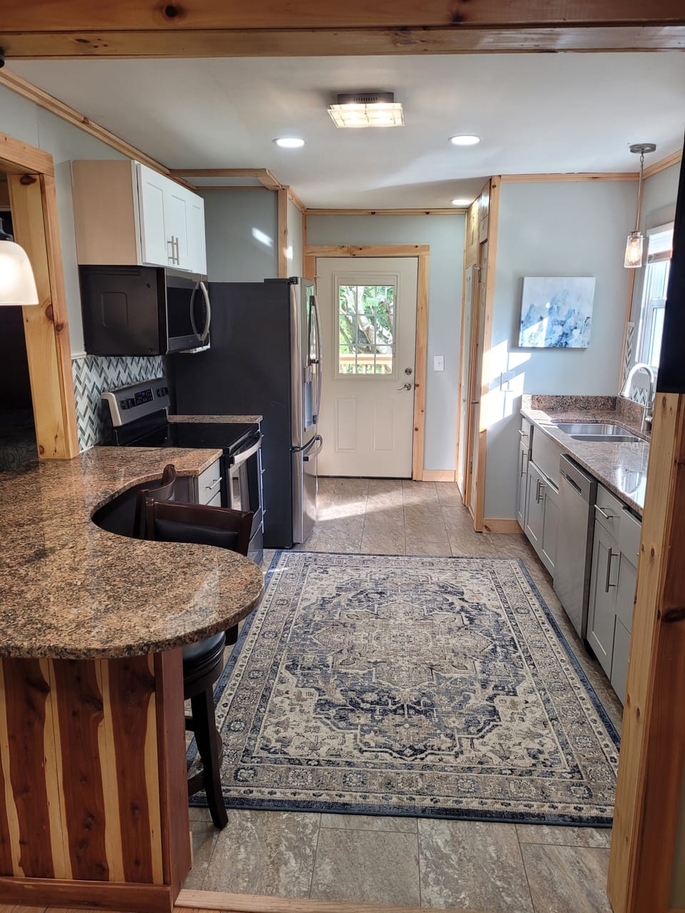 Granite counter tops and stainless appliances