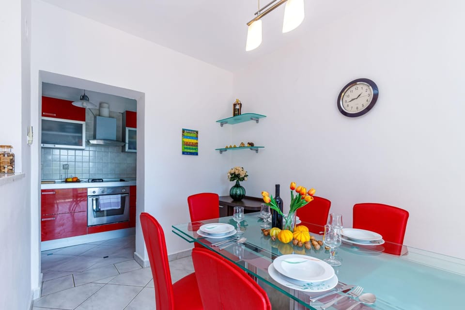 Family Apartment, 3 Bedrooms, 2 Bathrooms (Beachside Apartment Krk) | Dining