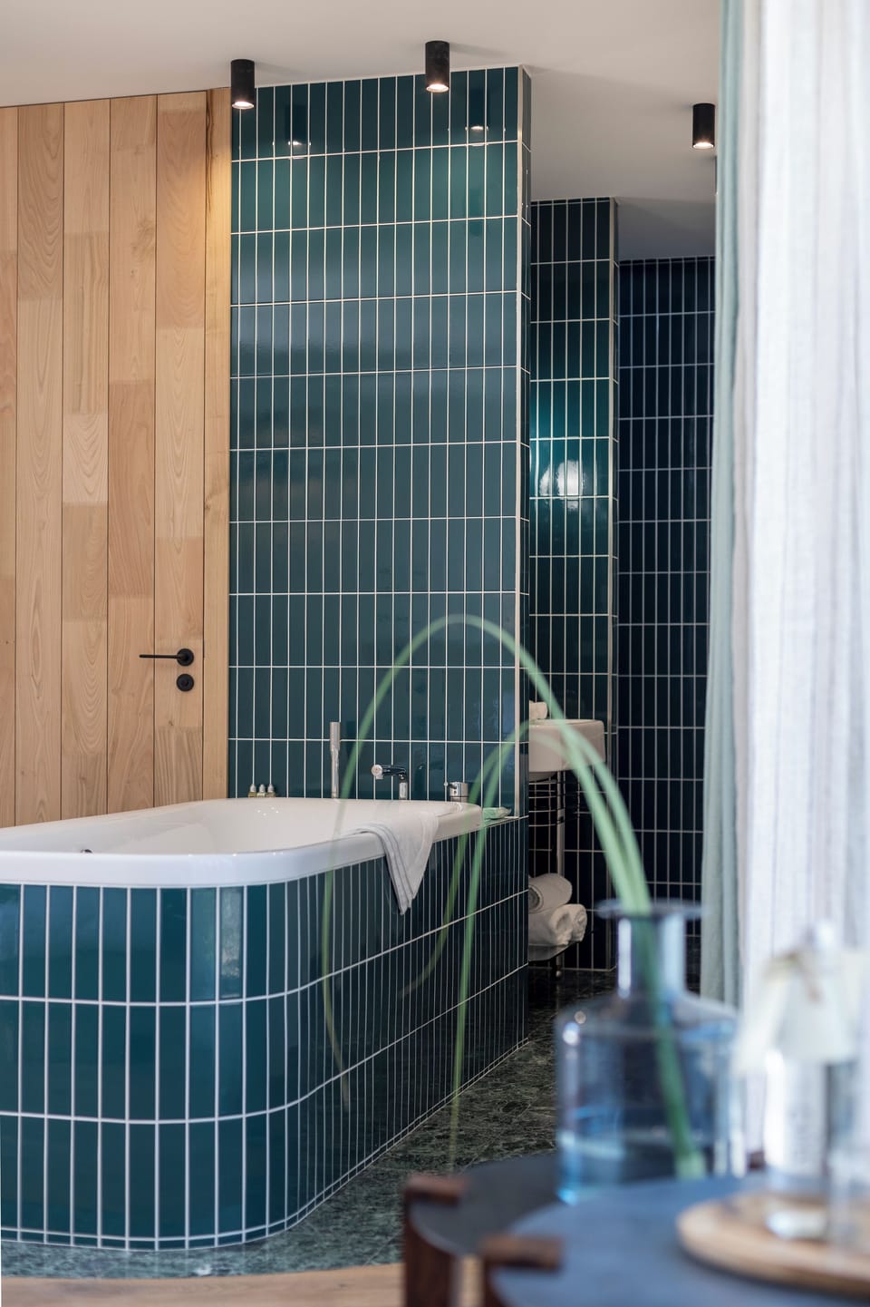 Junior Room, Non Smoking, Private Pool | Bathroom | Separate tub and shower, deep soaking tub, rainfall showerhead