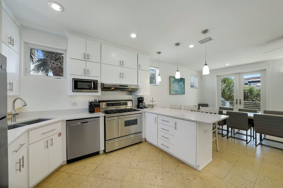Wandering Palms - Miramar Beach - Kitchen