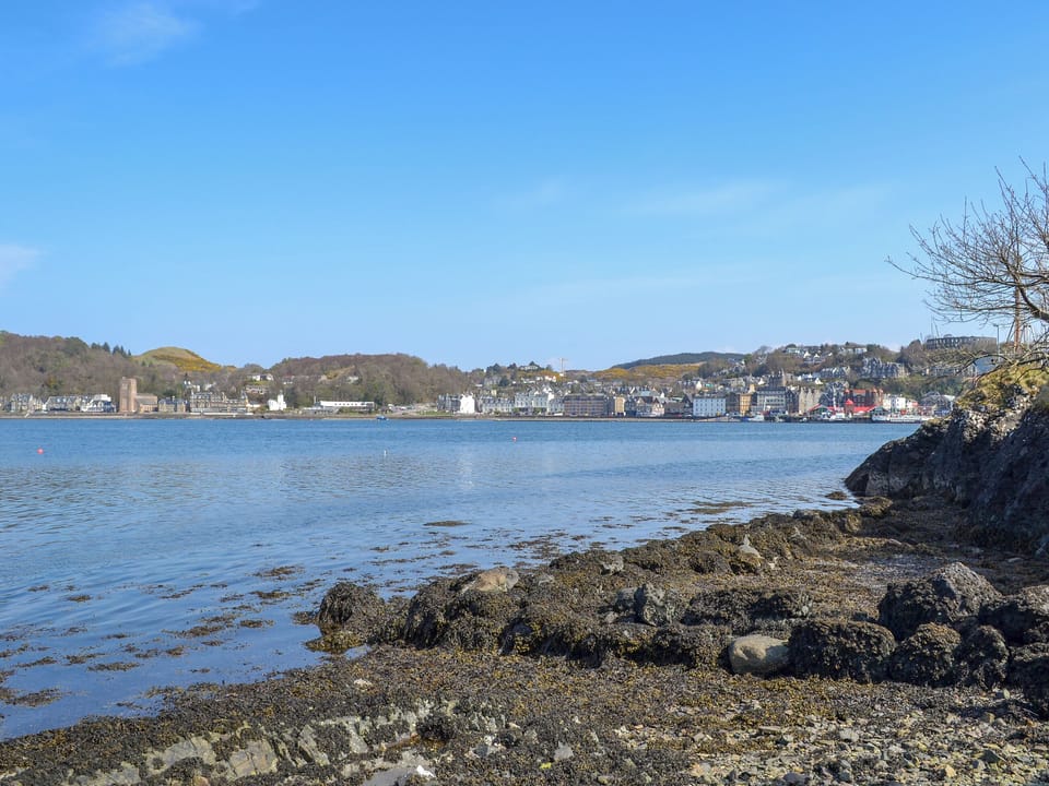 Surrounding area | Maggie&rsquo;s Cabin, Oban