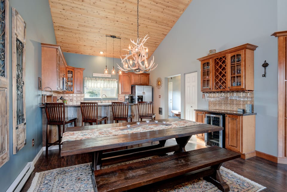 Enjoy the mini bar | Main Level