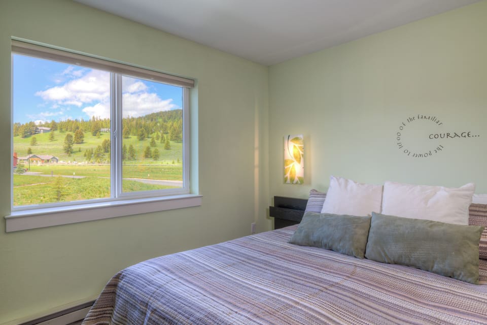 The morning sun is stunning | Main Level