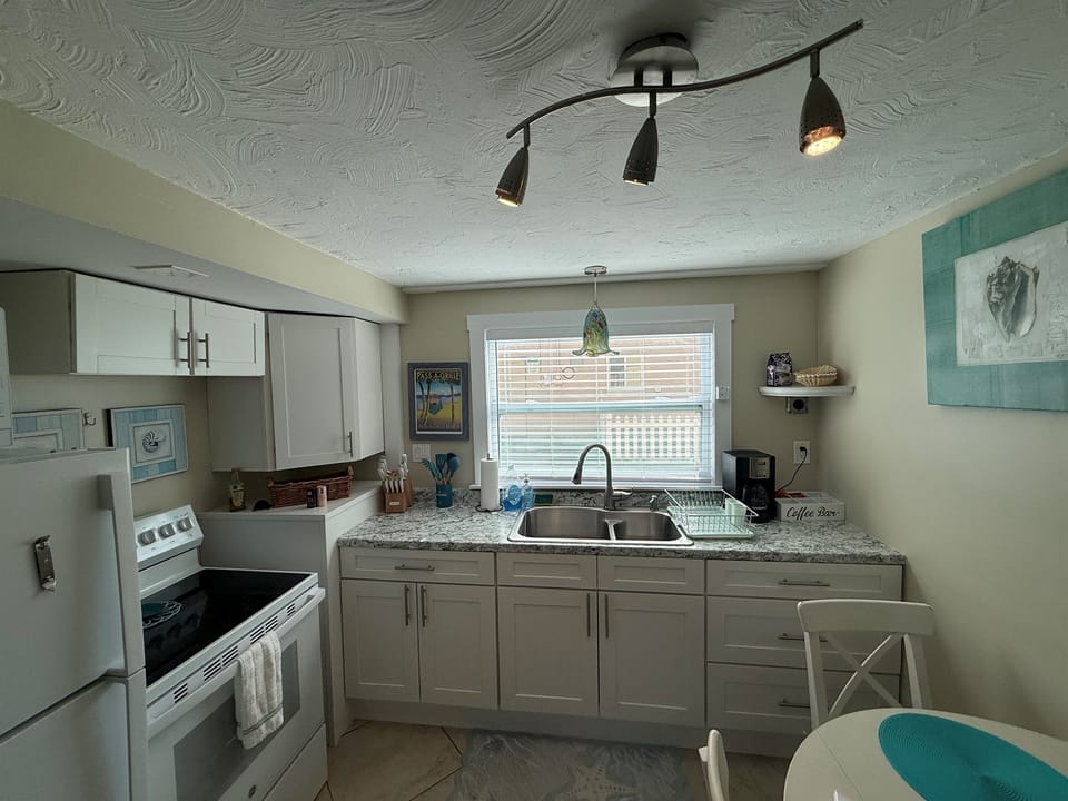 Kitchen for all your meals! Just remodeled