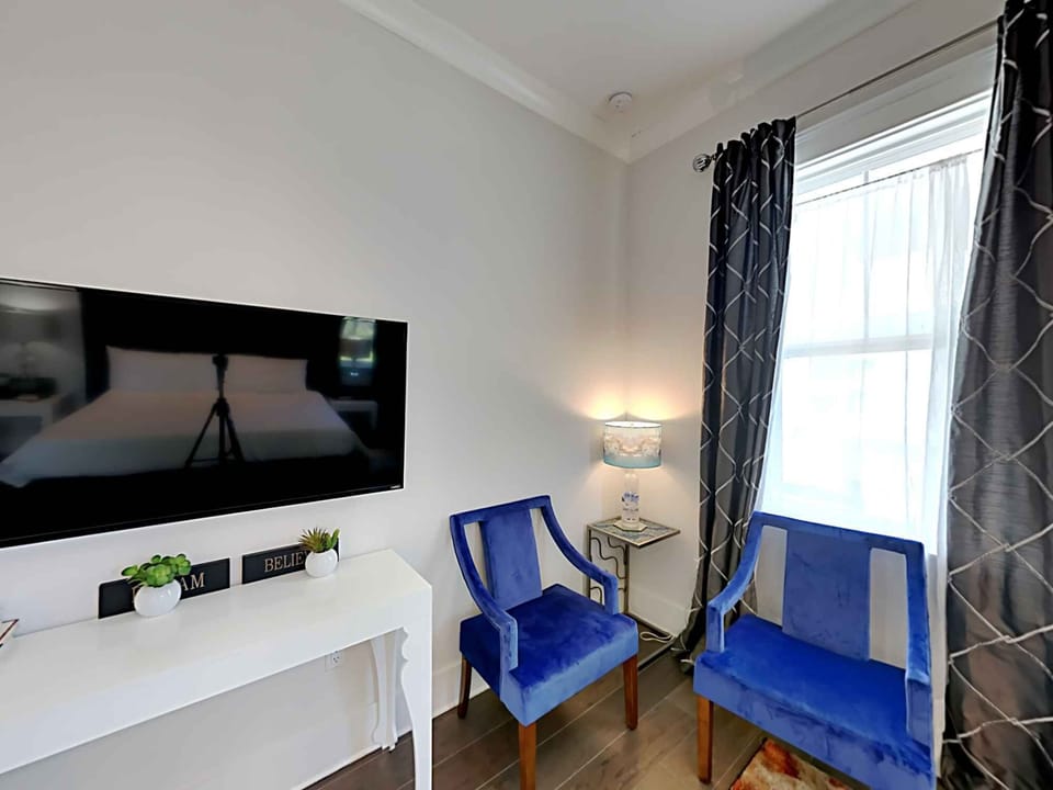 Primary Bedroom - Smart TV