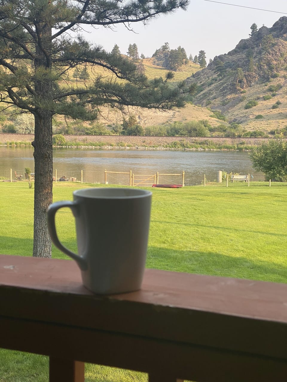 6+ bedrooms, 3 bathrooms, Sauna, Hot tub! excellent flyfishing on the Mighty Mo! House in Idaho