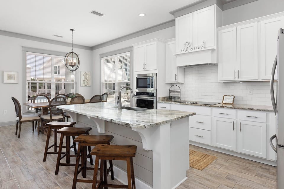 Fully Equipped Kitchen with Stainless Steel Appliances - First Floor