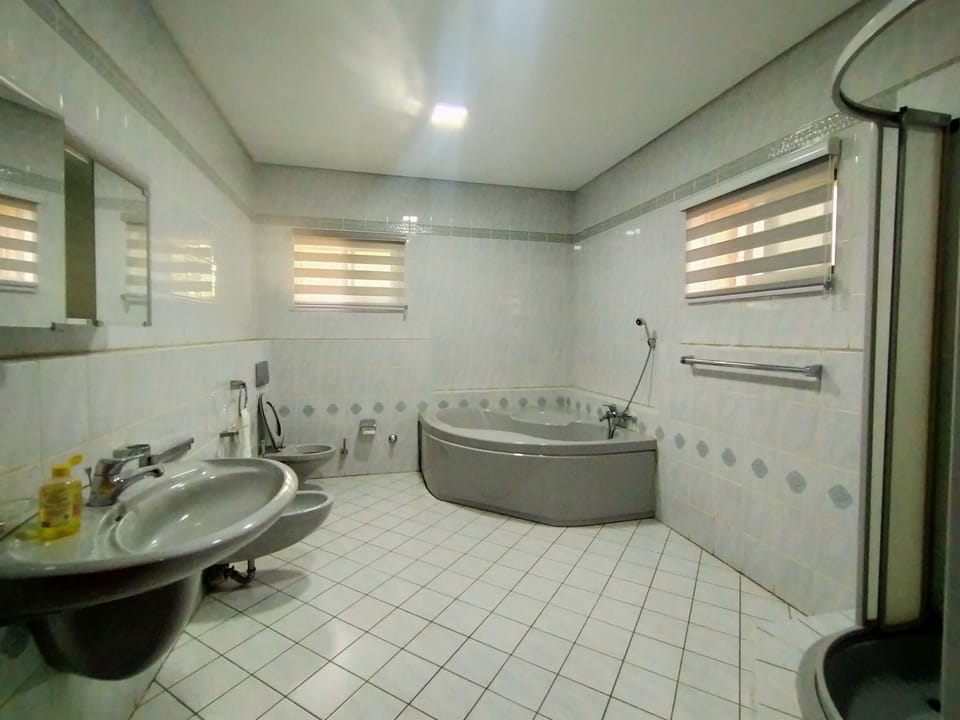 Deluxe Room | Bathroom | Towels
