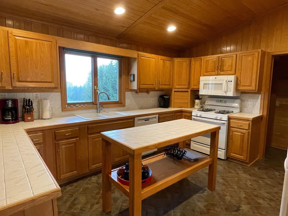 furnished kitchen