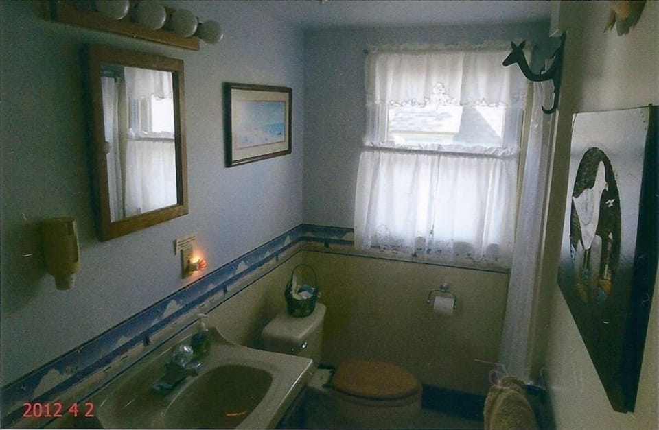 Bathroom with full size tub/shower