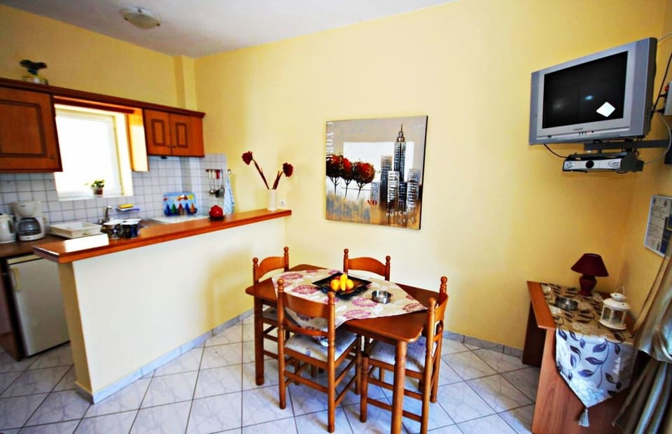 Apartment | Private kitchen | Fridge, microwave, oven, stovetop