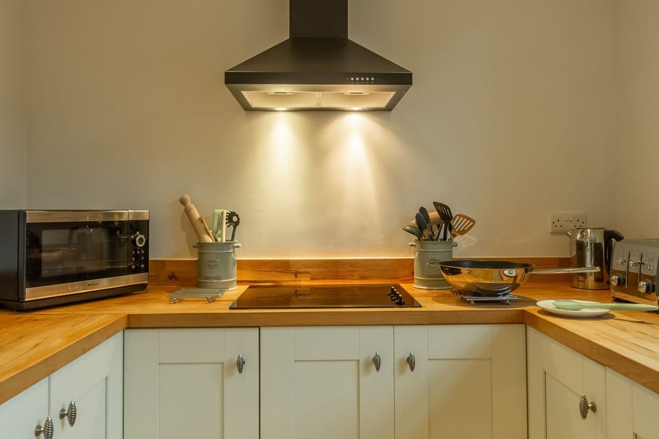 Ground floor: Kitchen, chef's area