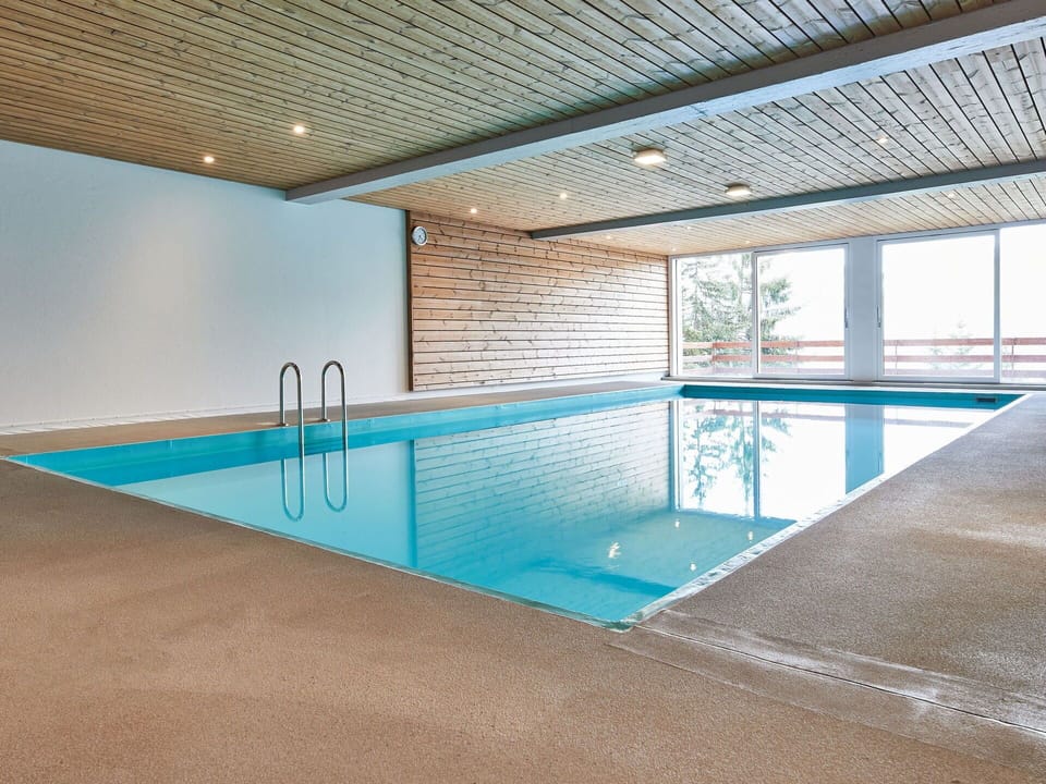 Water, Property, Building, Swimming Pool, Azure, Shade, Interior Design, Window, Architecture, Floor