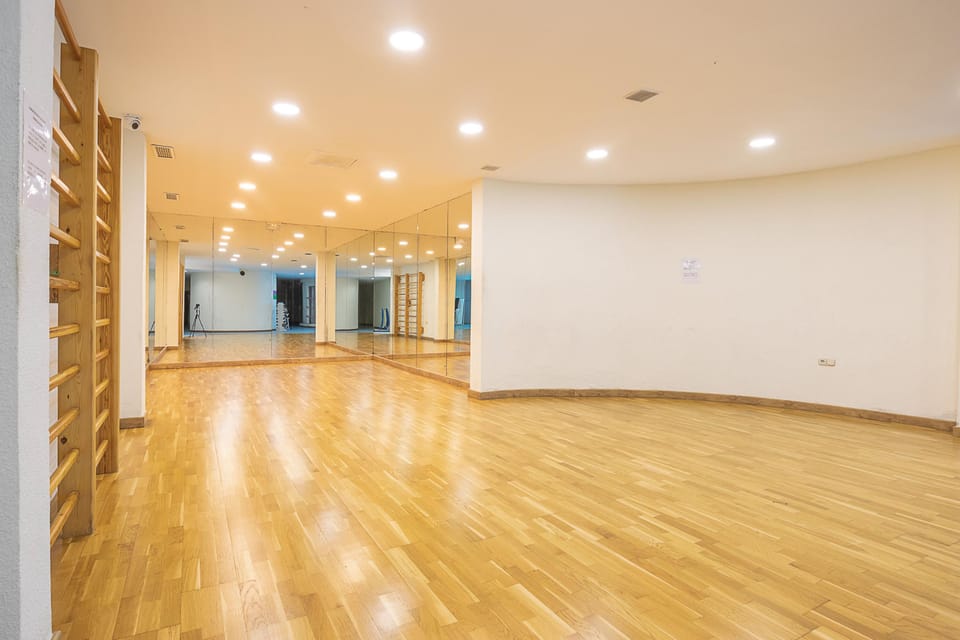 2 Squash courts