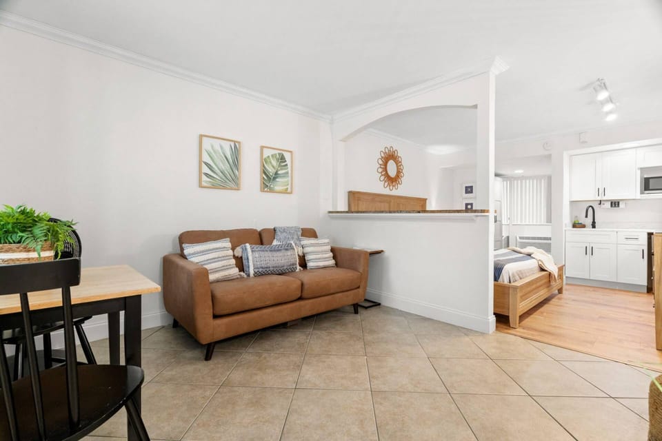Dining/Common Area with Full Size Sleeper Sofa