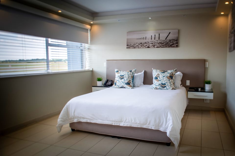Standard Studio Suite | Desk, iron/ironing board