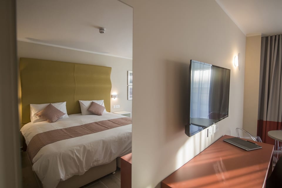 Standard Double or Twin Room | Premium bedding, minibar, in-room safe, desk