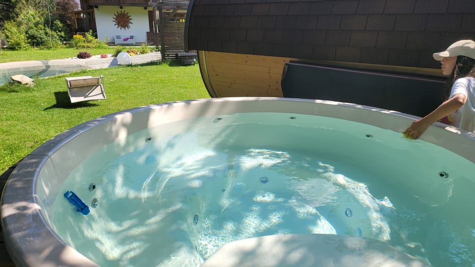 Outdoor spa tub