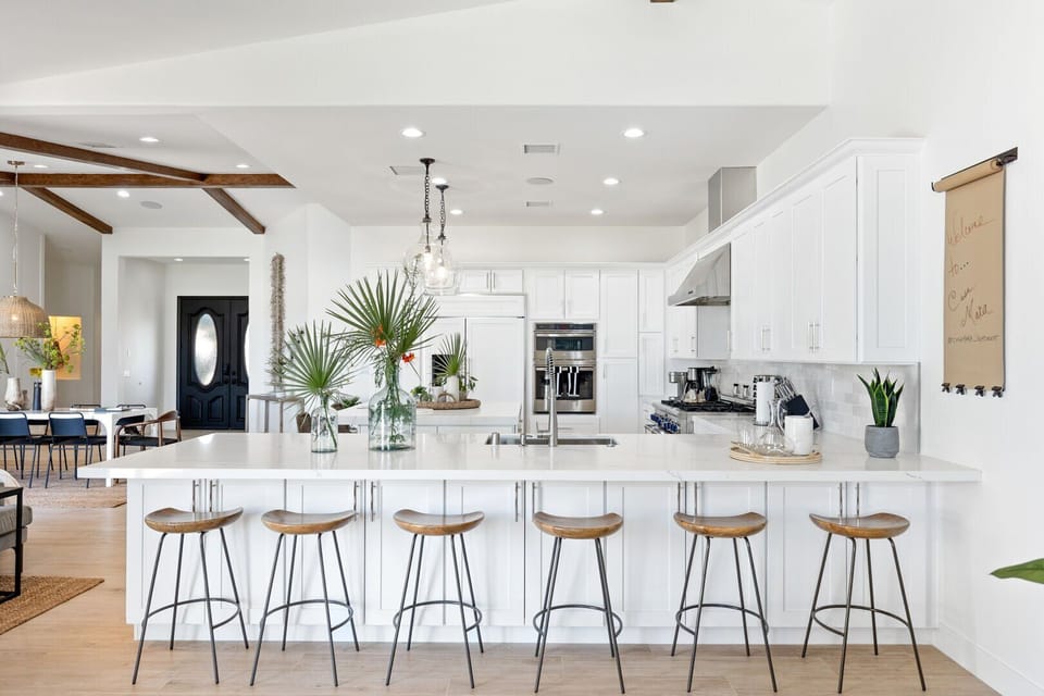 The chef in your life will love this kitchen, and so will you. Grab a seat!