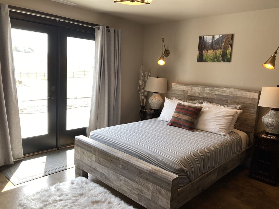 Handicap Accessible Downstairs Queen Bedroom