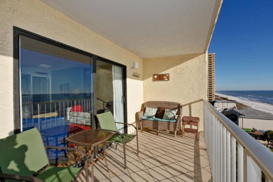 private balcony with seating for 6