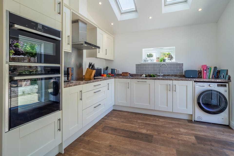 Ground floor: Kitchen with washing machine