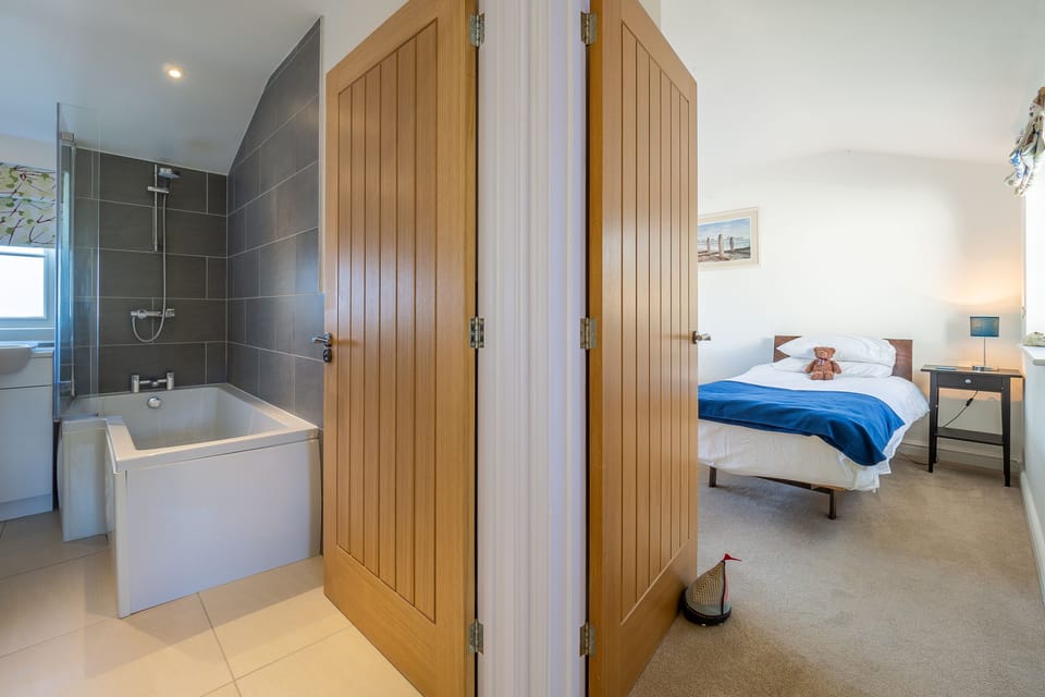 First floor: Family bathroom