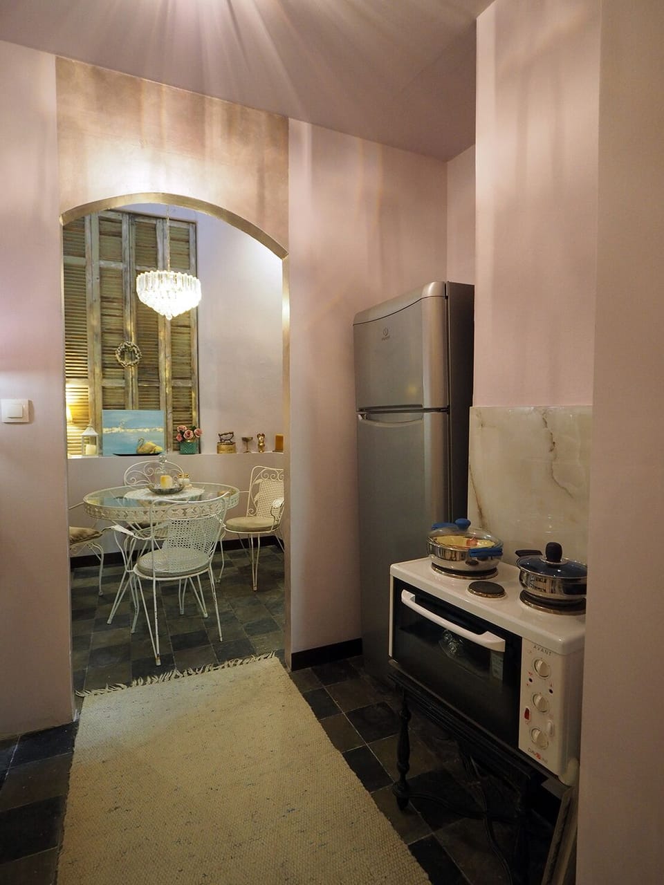 Interior Aesthtics of Chateau Leconte / Kitchen & Dining Area