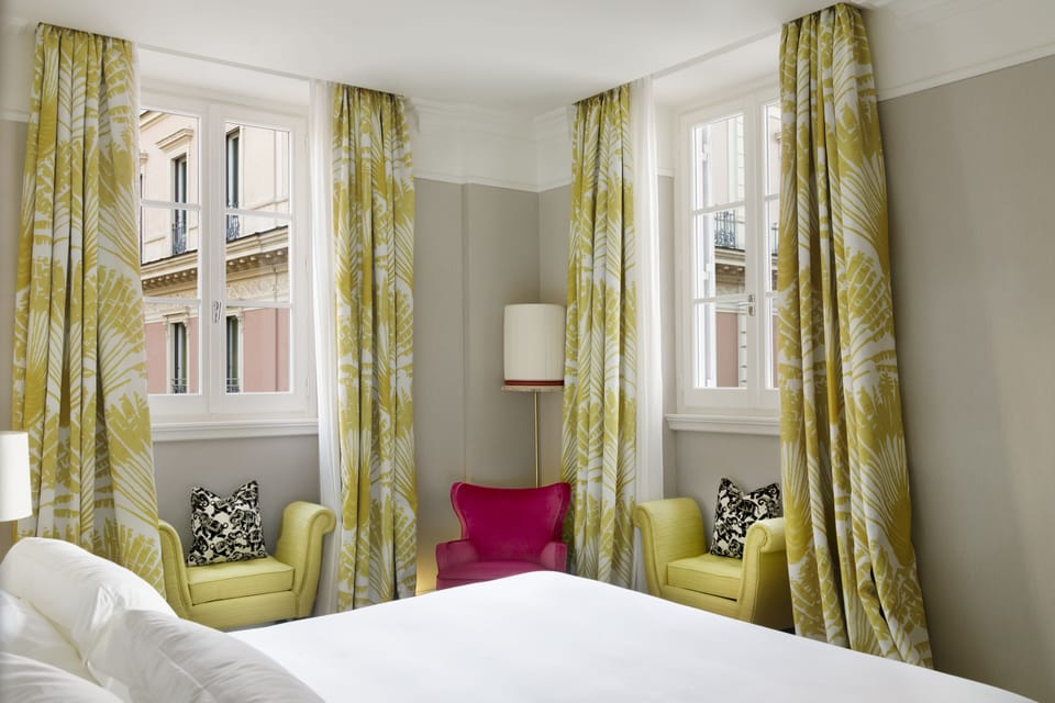 Premium bedding, Select Comfort beds, free minibar, in-room safe