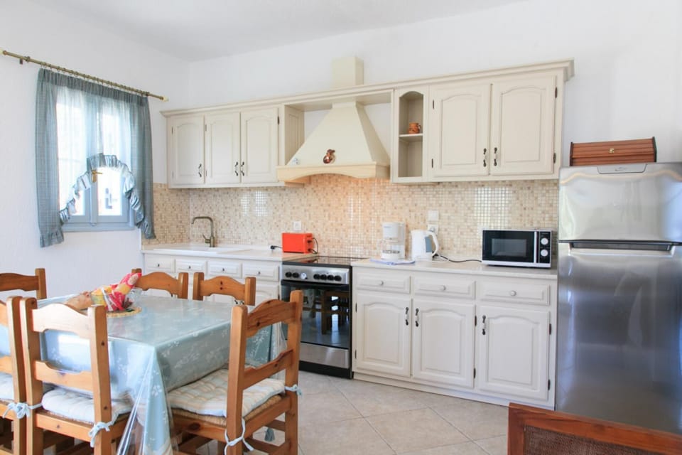 House | Private kitchen | Fridge, microwave, dishwasher, coffee/tea maker