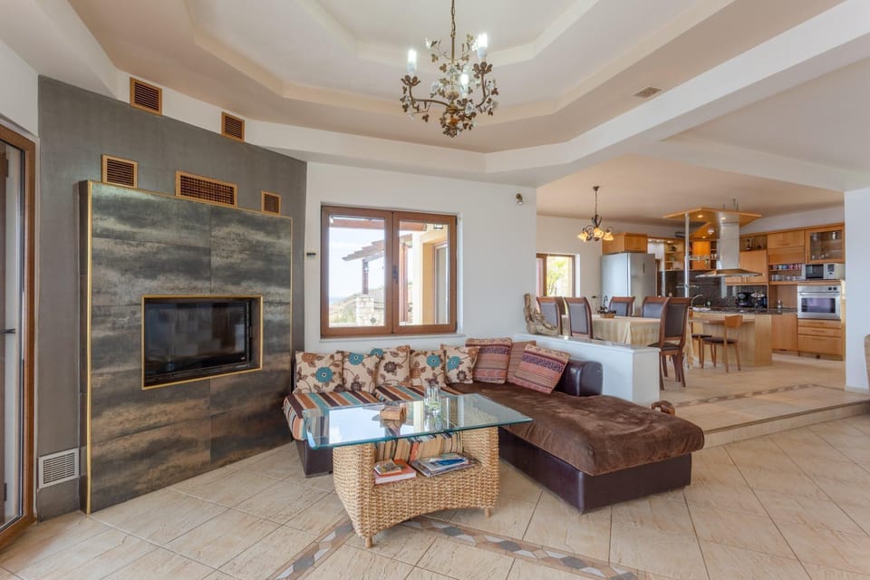 House | 5 bedrooms, WiFi