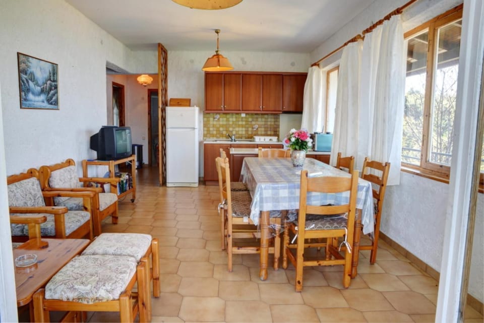 House | 5 bedrooms, WiFi