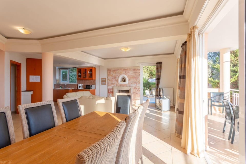 House | 5 bedrooms, WiFi