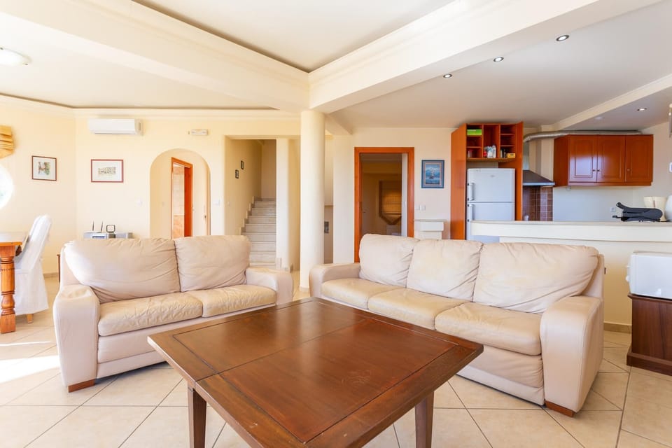 House | 5 bedrooms, soundproofing, WiFi