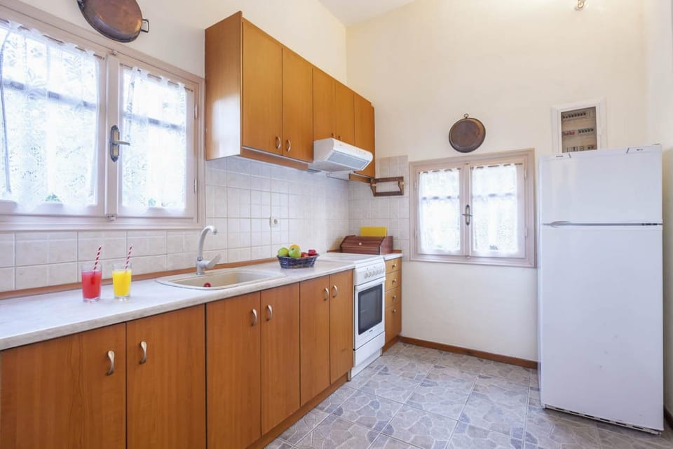 House | Private kitchen | Cookware/dishes/utensils
