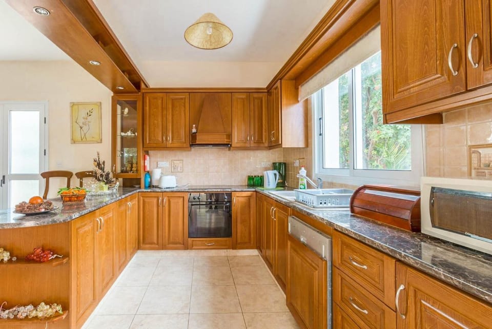 House | 4 bedrooms, WiFi