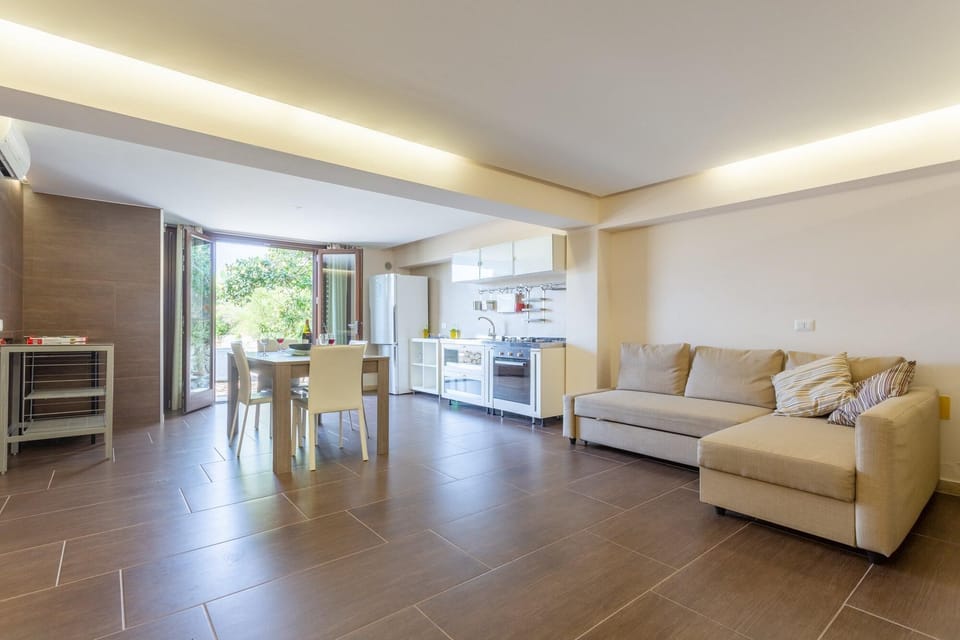 House | Living area | TV, fireplace