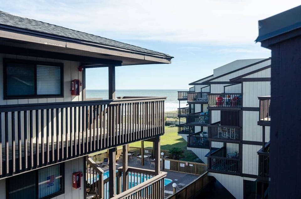 Private Deck. Note: The building did get a new paint job in March 2023
