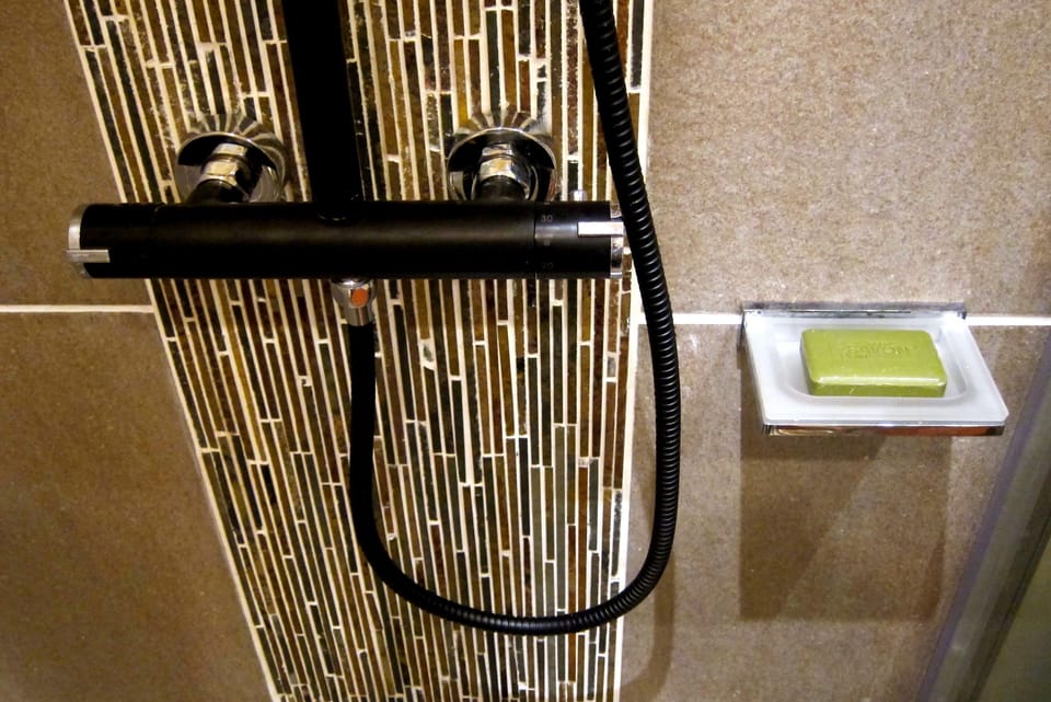 Bathroom amenities
