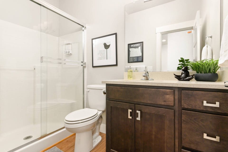 All the bedrooms and bathrooms were clean.  -Santhosh