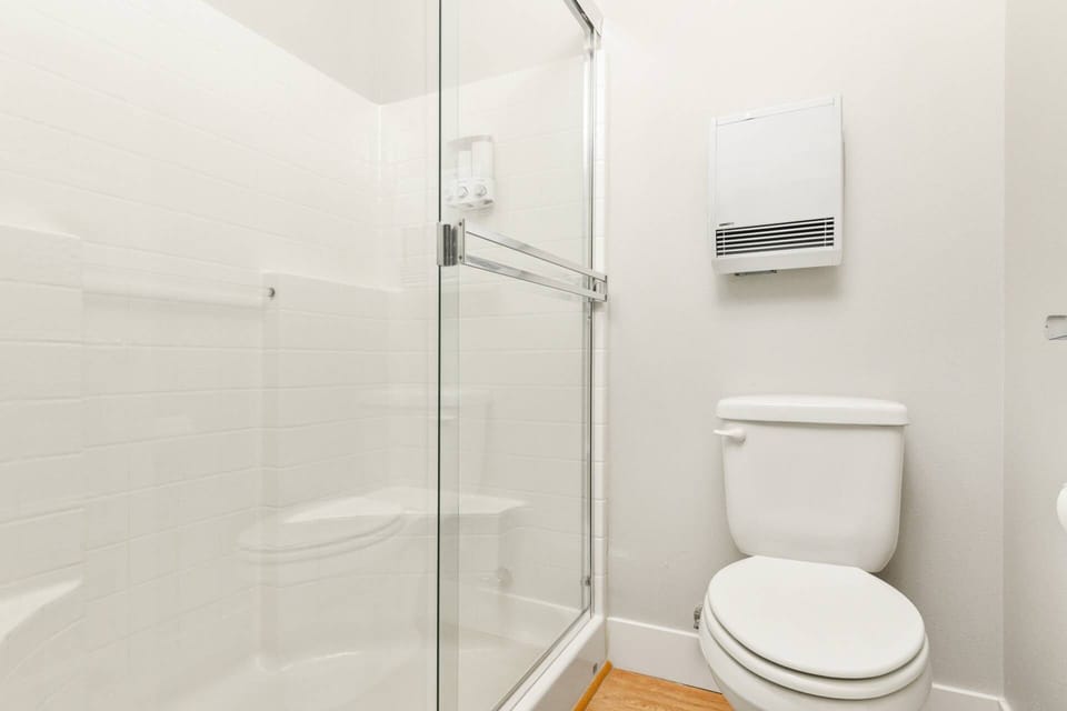 "This place is excellent for a family. Everyone had their own private room with restroom." - Ester