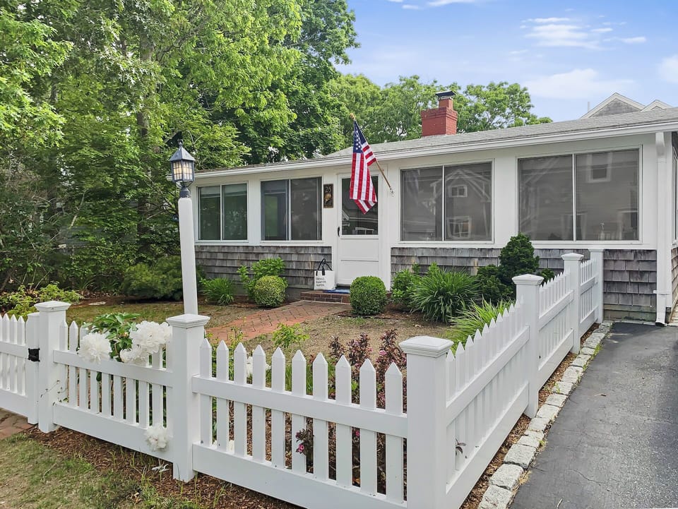 Welcome to The Sandpiper Cottage- 25 Zylpha Rd Harwich Port- Cape Cod- New England Vacation Rentals