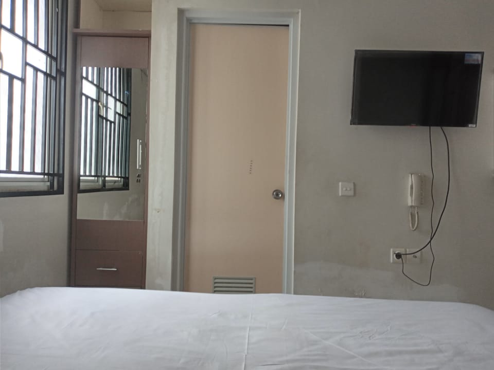 Standard Double Room | Desk, free WiFi, bed sheets