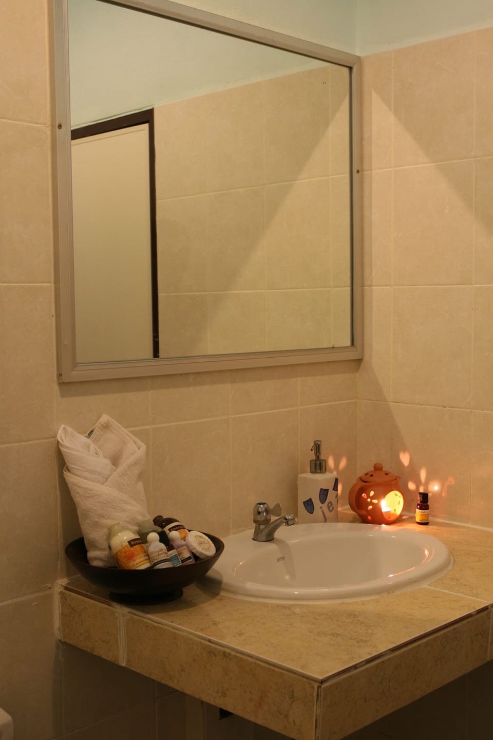 Bathroom sink