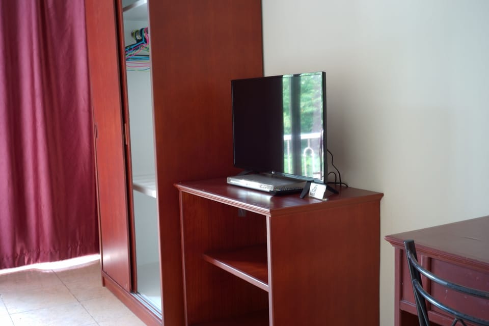 Standard Double Room | In-room safe, desk, rollaway beds (surcharge), WiFi (free)