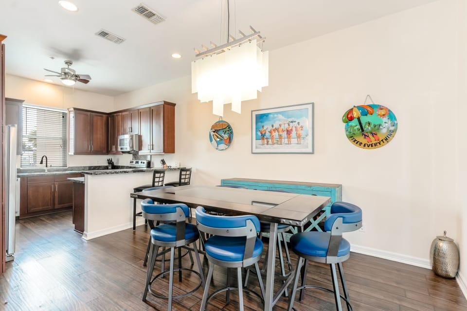 Our dining area seats 6, with 2 more seats at the kitchen bar. Your family vacation on South Padre Island is going to be amazing!