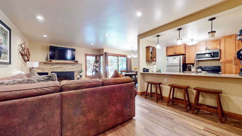 Indoors, Furniture, Living Room, Floor, Flooring